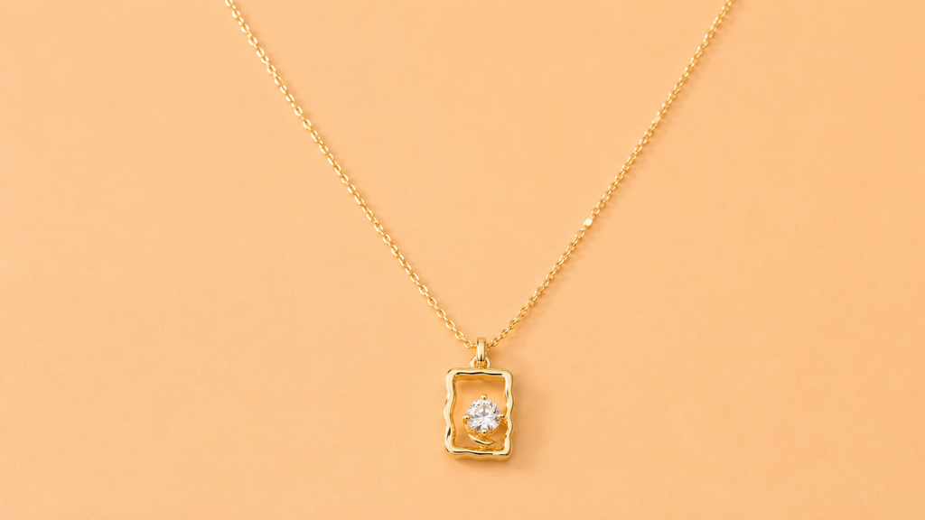 Gold Sparkling Pendant Chain
