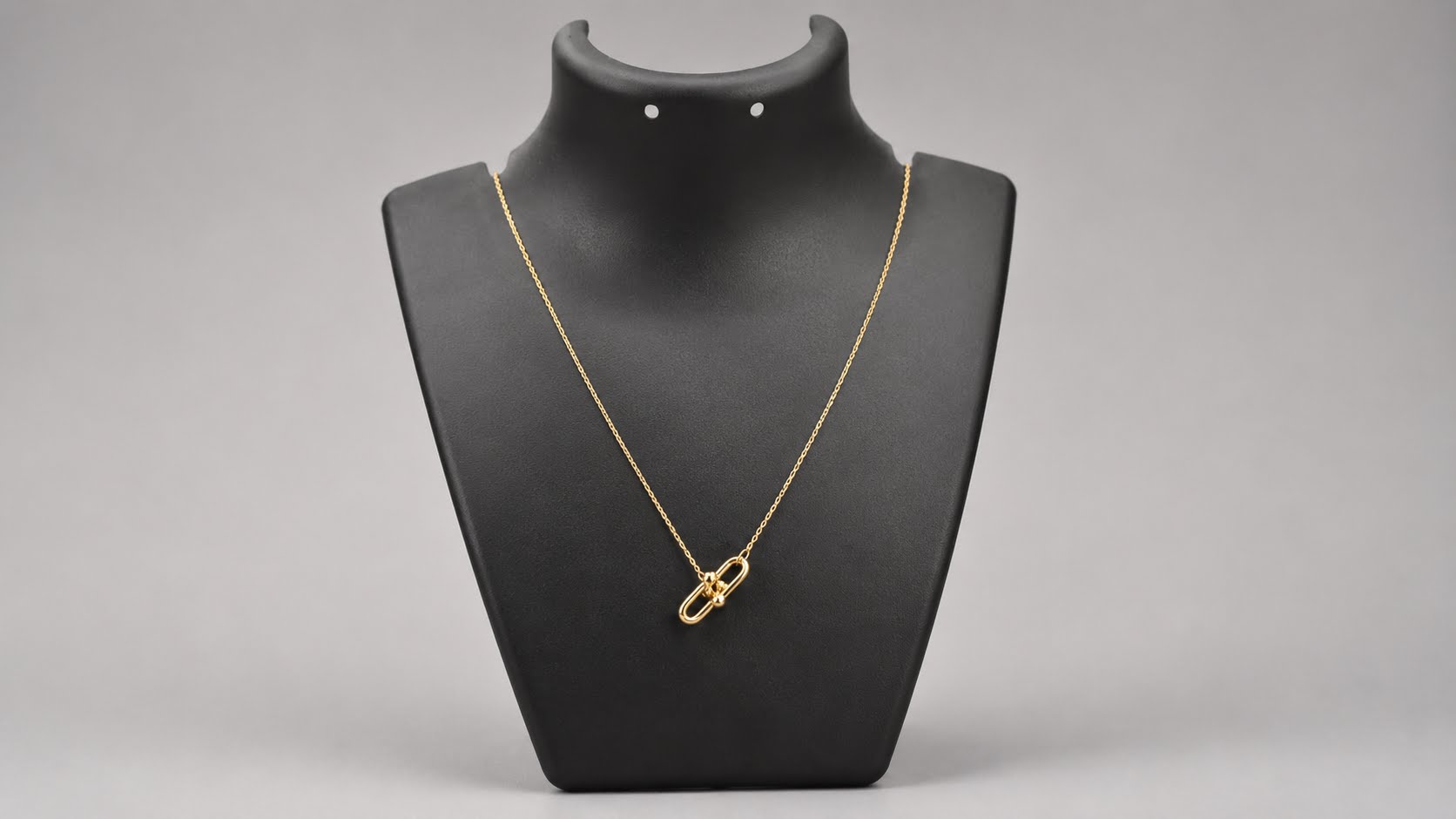 Elegant Link Pendant Chain