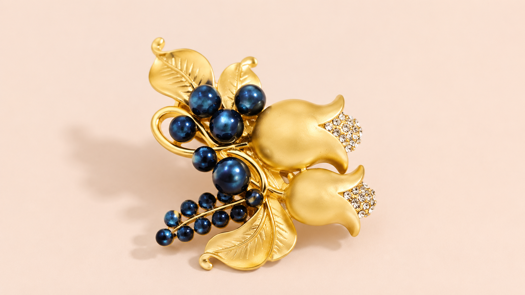 Beautiful Gold Center Clip