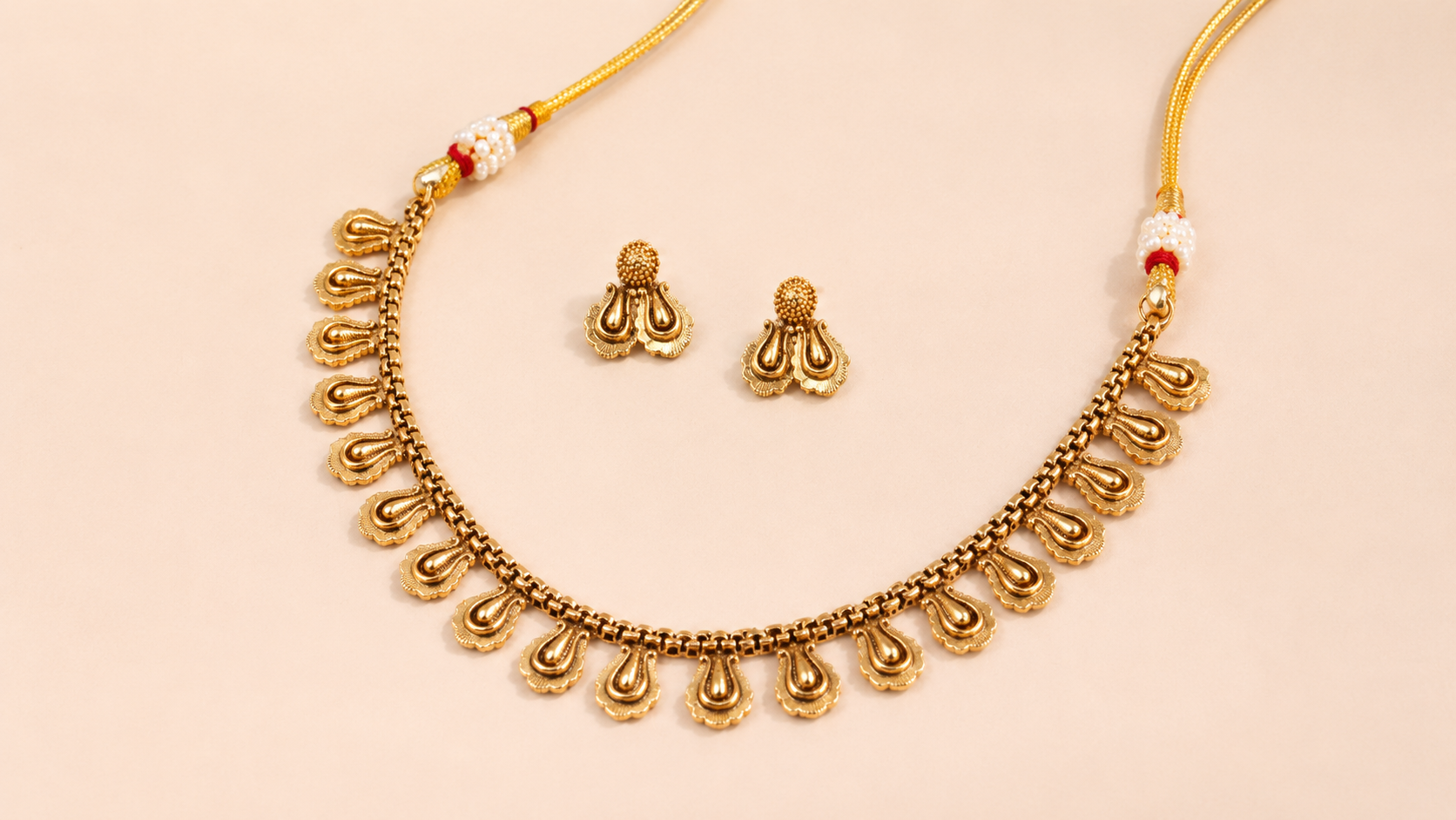 Elegant Gold Neck Set